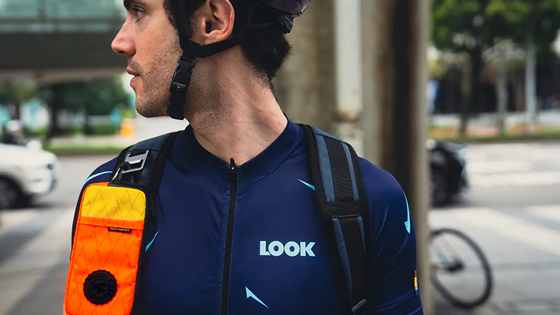 Смотреть видеообзор Чехол для телефона Ulac Touring Case Cycling Phone Wallet Pine