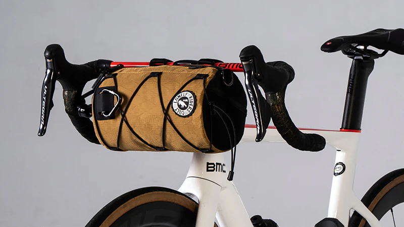 Смотреть видеообзор Сумка для велосипеда Ulac Coursier GT PRO Neo Porter Handlebar Bag Terrain
