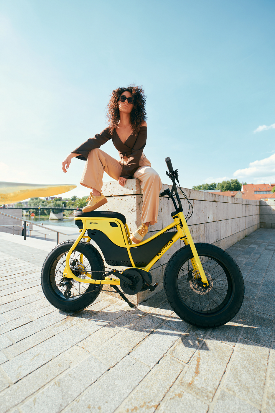 Электровелосипед Ruff Cycles Lil'Missy Bosch Performance Line CX Triple Black
